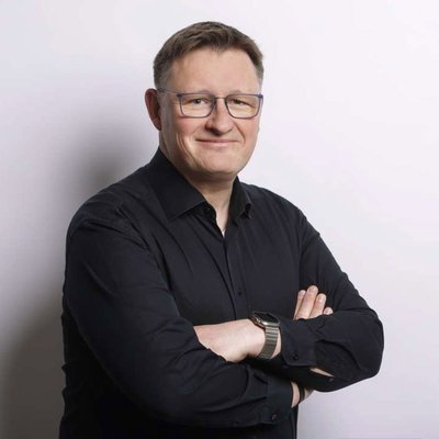Dr. Ulrich Haselhoff   Schatzmeister